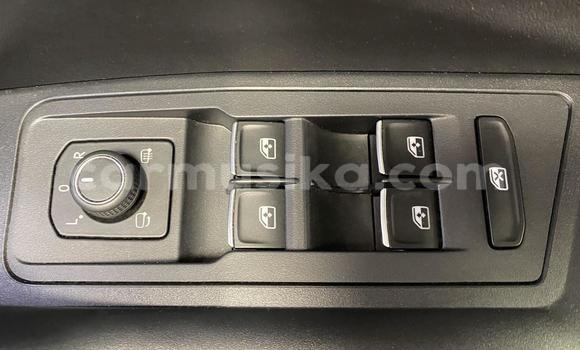 Acheter Occasion Voiture Volkswagen T-Roc Blanc à Avondale, Harare Acheter Occasion Voiture Volkswagen T-Roc Blanc à Avondale, Harare