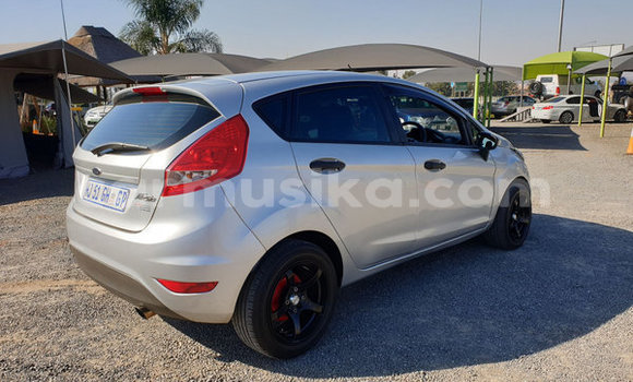 Acheter Occasion Voiture Ford Fiesta Gris à Beitbridge, Matabeleland South Acheter Occasion Voiture Ford Fiesta Gris à Beitbridge, Matabeleland South