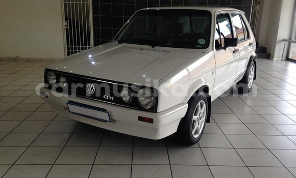 Tenga Tsaru Volkswagen Golf Chena Mota in Beitbridge in Matabeleland South Tenga Tsaru Volkswagen Golf Chena Mota in Beitbridge in Matabeleland South