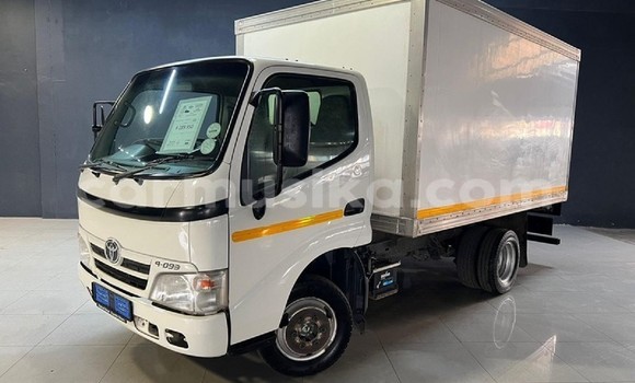Buy Used Toyota Dyna White Truck in Gweru in Midlands