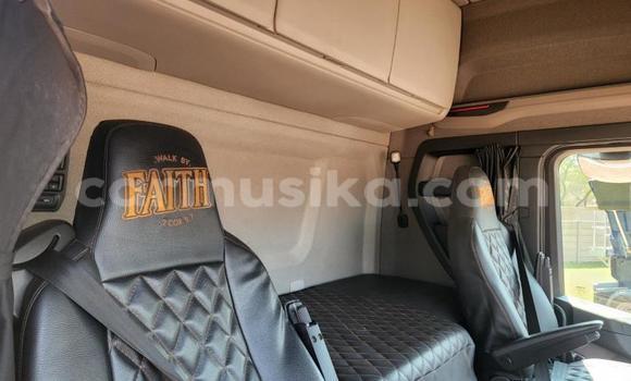 Acheter Occasion Utilitaire Scania R420 Blanc à Beitbridge, Matabeleland South Acheter Occasion Utilitaire Scania R420 Blanc à Beitbridge, Matabeleland South