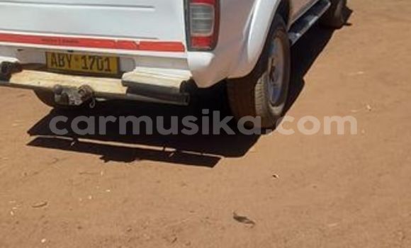 Buy Used Nissan Wingroad White Car in Harare in Harare Buy Used Nissan Wingroad White Car in Harare in Harare