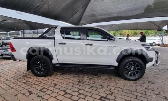 Nunua Ilio tumika Toyota Hilux Nyeupe Gari ndani ya Harare nchini Harare Nunua Ilio tumika Toyota Hilux Nyeupe Gari ndani ya Harare nchini Harare