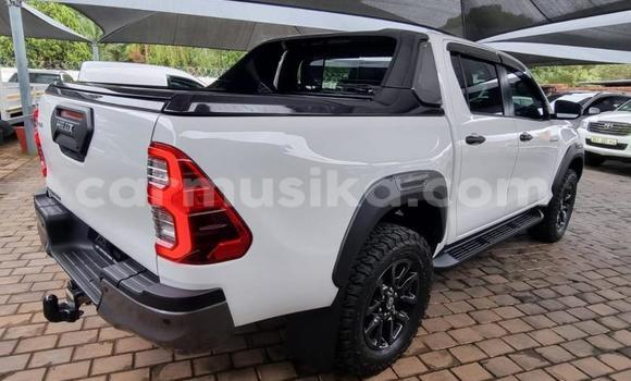 Nunua Ilio tumika Toyota Hilux Nyeupe Gari ndani ya Harare nchini Harare Nunua Ilio tumika Toyota Hilux Nyeupe Gari ndani ya Harare nchini Harare