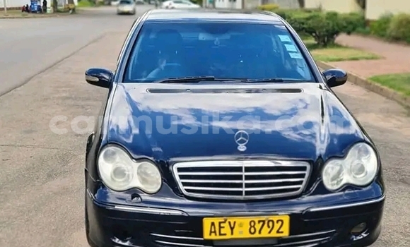 Tenga Tsaru Mercedes-Benz C180 coupe Bhuruu Mota in Harare in Harare Tenga Tsaru Mercedes-Benz C180 coupe Bhuruu Mota in Harare in Harare