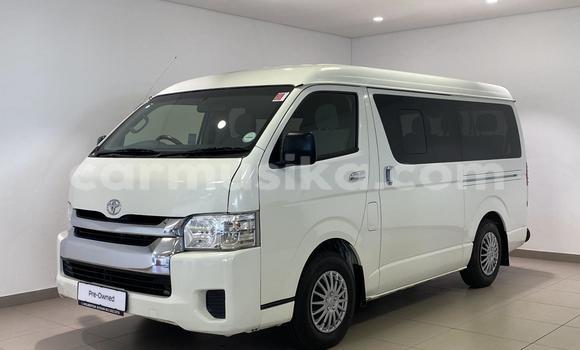 Buy Used Toyota Hiace White Car in Beitbridge in Matabeleland South