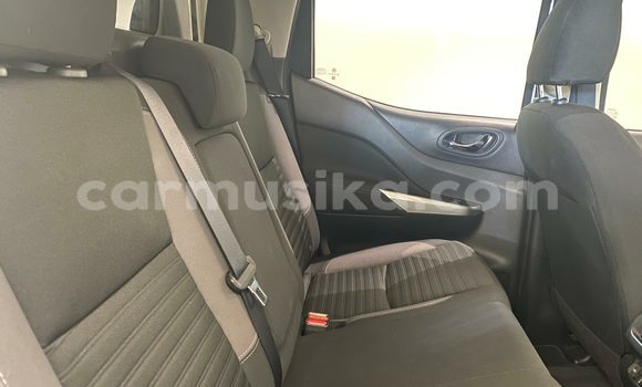 Acheter Occasion Voiture Nissan Navara Blanc à Beitbridge, Matabeleland South Acheter Occasion Voiture Nissan Navara Blanc à Beitbridge, Matabeleland South