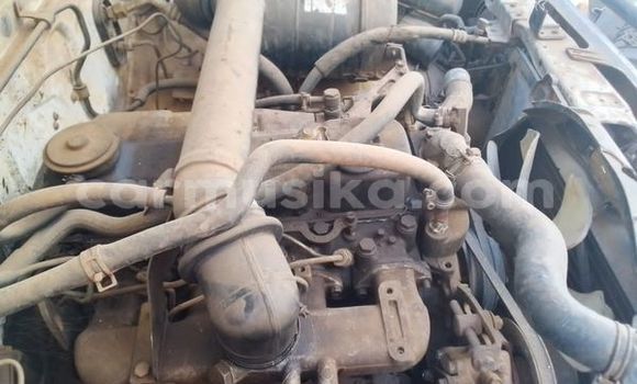 Tenga Tsaru Nissan Hardbody Zvimwe Mota in Mabelreign in Harare Tenga Tsaru Nissan Hardbody Zvimwe Mota in Mabelreign in Harare