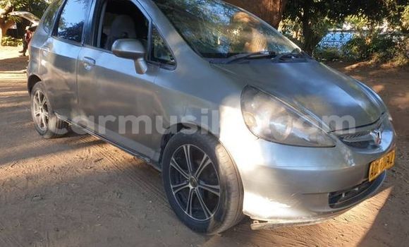 Nunua Ilio tumika Honda Fit Nyingine Gari ndani ya Avondale nchini Harare Nunua Ilio tumika Honda Fit Nyingine Gari ndani ya Avondale nchini Harare