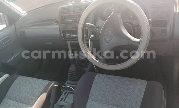 Nunua Ilio tumika Toyota RAV4 Nyingine Gari ndani ya Avondale nchini Harare Nunua Ilio tumika Toyota RAV4 Nyingine Gari ndani ya Avondale nchini Harare