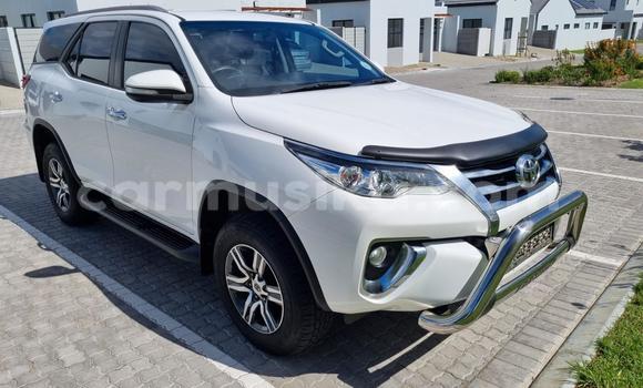 Buy Used Toyota Fortuner White Car in Bulawayo in Bulawayo Buy Used Toyota Fortuner White Car in Bulawayo in Bulawayo