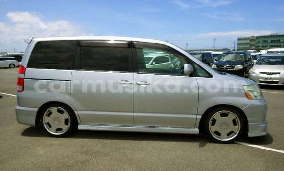 Buy Used Toyota Noah Silver Car in Bulawayo in Bulawayo Buy Used Toyota Noah Silver Car in Bulawayo in Bulawayo