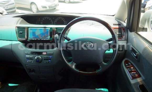 Buy Used Toyota Noah Silver Car in Bulawayo in Bulawayo Buy Used Toyota Noah Silver Car in Bulawayo in Bulawayo