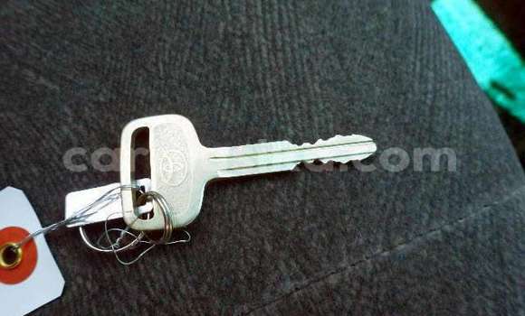 Buy Used Toyota Noah Silver Car in Bulawayo in Bulawayo Buy Used Toyota Noah Silver Car in Bulawayo in Bulawayo