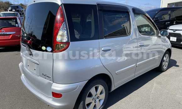 Tenga Tsaru Toyota FunCargo Sirivha Mota in Bulawayo in Bulawayo