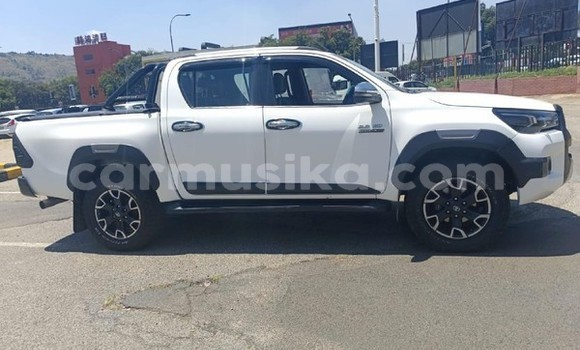 Acheter Occasion Voiture Toyota Hilux Blanc à Beitbridge, Matabeleland South Acheter Occasion Voiture Toyota Hilux Blanc à Beitbridge, Matabeleland South