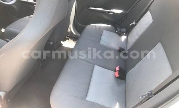 Acheter Occasion Voiture Toyota Etios Blanc à Beitbridge, Matabeleland South Acheter Occasion Voiture Toyota Etios Blanc à Beitbridge, Matabeleland South