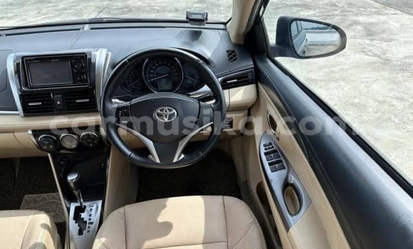 Buy Used Toyota Vios Beige Car in Beitbridge in Matabeleland South Buy Used Toyota Vios Beige Car in Beitbridge in Matabeleland South