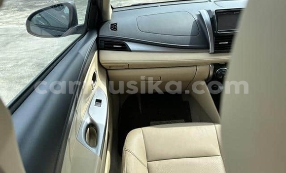 Buy Used Toyota Vios Beige Car in Beitbridge in Matabeleland South Buy Used Toyota Vios Beige Car in Beitbridge in Matabeleland South
