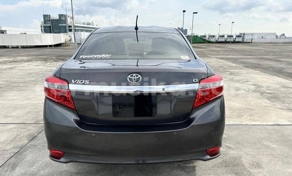 Buy Used Toyota Vios Beige Car in Beitbridge in Matabeleland South Buy Used Toyota Vios Beige Car in Beitbridge in Matabeleland South