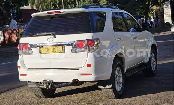 Nunua Ilio tumika Toyota Fortuner Nyingine Gari ndani ya Harare nchini Harare Nunua Ilio tumika Toyota Fortuner Nyingine Gari ndani ya Harare nchini Harare