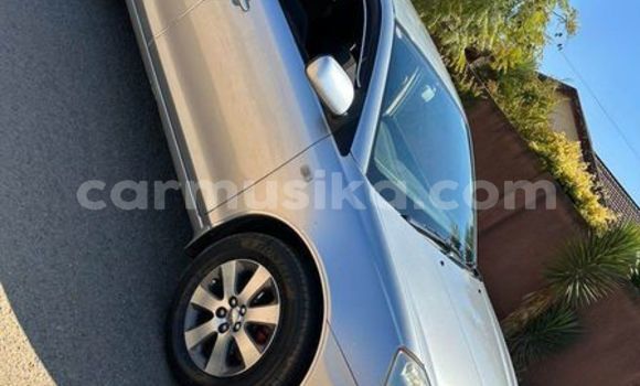 Nunua Ilio tumika Toyota Allion Nyingine Gari ndani ya Harare nchini Harare Nunua Ilio tumika Toyota Allion Nyingine Gari ndani ya Harare nchini Harare