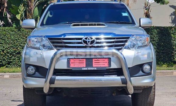 Nunua Ilio tumika Toyota Fortuner Nyingine Gari ndani ya Harare nchini Harare Nunua Ilio tumika Toyota Fortuner Nyingine Gari ndani ya Harare nchini Harare