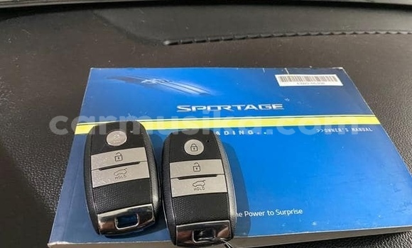 Nunua Ilio tumika Kia Sportage Beige Gari ndani ya Beitbridge nchini Matabeleland Kusini Nunua Ilio tumika Kia Sportage Beige Gari ndani ya Beitbridge nchini Matabeleland Kusini