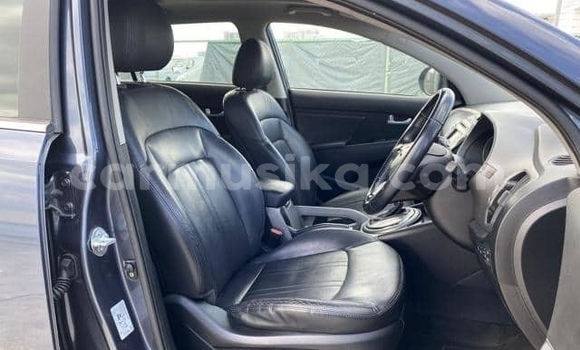 Nunua Ilio tumika Kia Sportage Beige Gari ndani ya Beitbridge nchini Matabeleland Kusini Nunua Ilio tumika Kia Sportage Beige Gari ndani ya Beitbridge nchini Matabeleland Kusini