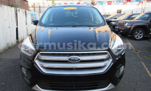 Nunua Ilio tumika Ford Escape Nyeusi Gari ndani ya Highfield nchini Harare Nunua Ilio tumika Ford Escape Nyeusi Gari ndani ya Highfield nchini Harare