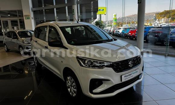 Nunua Ilio tumika Suzuki Ertiga Nyeupe Gari ndani ya Masvingo nchini Masvingo Nunua Ilio tumika Suzuki Ertiga Nyeupe Gari ndani ya Masvingo nchini Masvingo