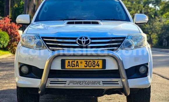 Nunua Ilio tumika Toyota Fortuner Nyingine Gari ndani ya Harare nchini Harare Nunua Ilio tumika Toyota Fortuner Nyingine Gari ndani ya Harare nchini Harare