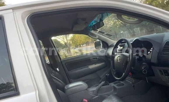 Tenga Tsaru Toyota Hilux Zvimwe Mota in Harare in Harare Tenga Tsaru Toyota Hilux Zvimwe Mota in Harare in Harare