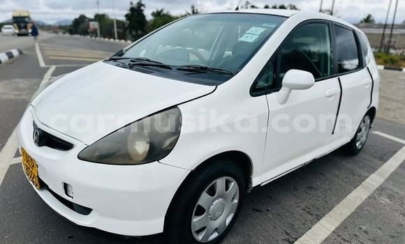 Nunua Ilio tumika Honda Fit Nyeupe Gari ndani ya Bindura nchini Mashonaland Central