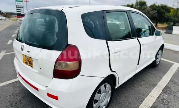 Nunua Ilio tumika Honda Fit Nyeupe Gari ndani ya Bindura nchini Mashonaland Central Nunua Ilio tumika Honda Fit Nyeupe Gari ndani ya Bindura nchini Mashonaland Central