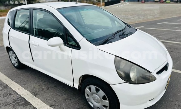 Nunua Ilio tumika Honda Fit Nyeupe Gari ndani ya Bindura nchini Mashonaland Central Nunua Ilio tumika Honda Fit Nyeupe Gari ndani ya Bindura nchini Mashonaland Central