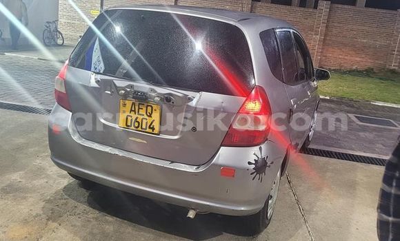 Nunua Ilio tumika Honda Fit Nyeupe Gari ndani ya Borrowdale nchini Harare Nunua Ilio tumika Honda Fit Nyeupe Gari ndani ya Borrowdale nchini Harare