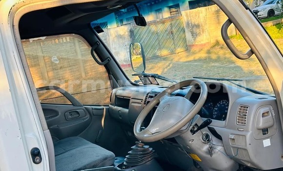 Nunua Ilio tumika Toyota Dyna Nyingine Gari ndani ya Borrowdale nchini Harare Nunua Ilio tumika Toyota Dyna Nyingine Gari ndani ya Borrowdale nchini Harare