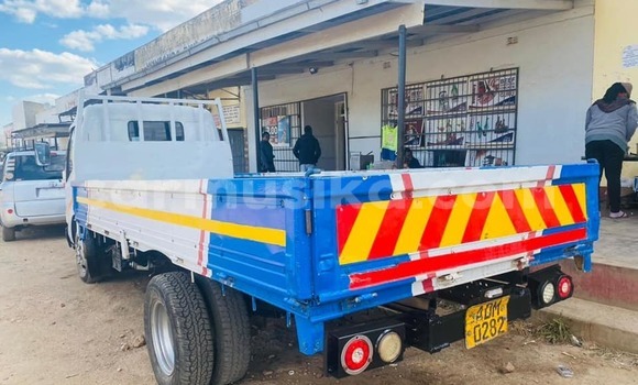 Nunua Ilio tumika Toyota Dyna Nyingine Gari ndani ya Borrowdale nchini Harare Nunua Ilio tumika Toyota Dyna Nyingine Gari ndani ya Borrowdale nchini Harare