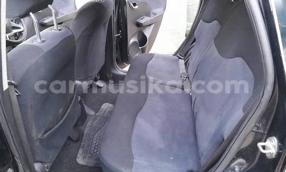 Nunua Ilio tumika Honda Fit Nyeusi Gari ndani ya Belvedere nchini Harare Nunua Ilio tumika Honda Fit Nyeusi Gari ndani ya Belvedere nchini Harare