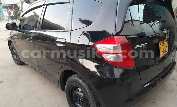Nunua Ilio tumika Honda Fit Nyeusi Gari ndani ya Belvedere nchini Harare Nunua Ilio tumika Honda Fit Nyeusi Gari ndani ya Belvedere nchini Harare