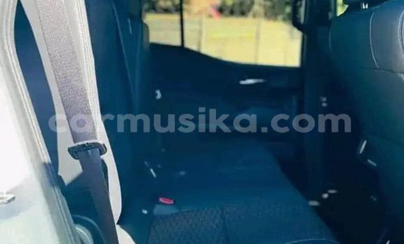 Acheter Occasion Voiture Toyota Land Cruiser Blanc à Bindura, Mashonaland Central Acheter Occasion Voiture Toyota Land Cruiser Blanc à Bindura, Mashonaland Central