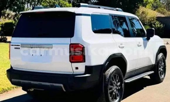 Acheter Occasion Voiture Toyota Land Cruiser Blanc à Bindura, Mashonaland Central Acheter Occasion Voiture Toyota Land Cruiser Blanc à Bindura, Mashonaland Central
