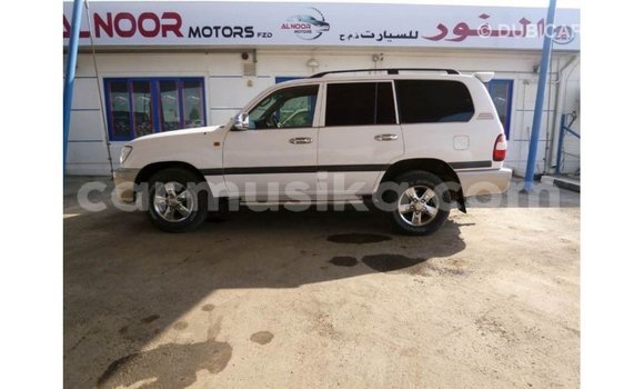 Tenga Imported Toyota Land Cruiser Chena Mota in Import - Dubai in Harare Tenga Imported Toyota Land Cruiser Chena Mota in Import - Dubai in Harare