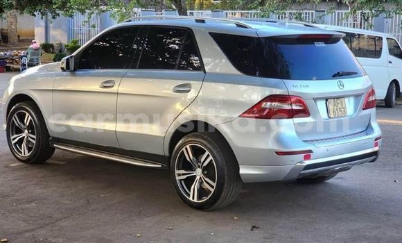 Acheter Occasion Voiture Mercedes‒Benz ML–Class Noir à Bindura, Mashonaland Central Acheter Occasion Voiture Mercedes‒Benz ML–Class Noir à Bindura, Mashonaland Central