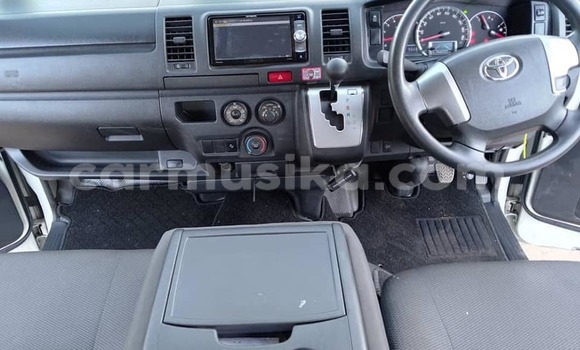 Acheter Occasion Voiture Toyota Hiace Blanc à Belvédère, Harare Acheter Occasion Voiture Toyota Hiace Blanc à Belvédère, Harare