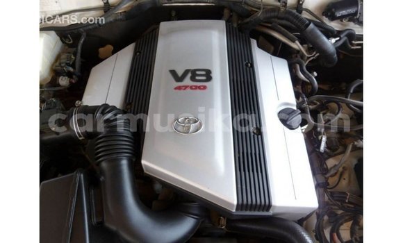 Tenga Imported Toyota Land Cruiser Chena Mota in Import - Dubai in Harare Tenga Imported Toyota Land Cruiser Chena Mota in Import - Dubai in Harare