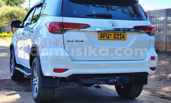Acheter Occasion Voiture Toyota Fortuner Blanc à Borrowdale, Harare Acheter Occasion Voiture Toyota Fortuner Blanc à Borrowdale, Harare