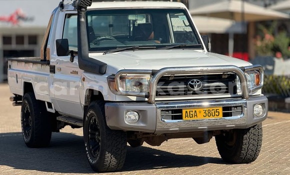 Acheter Occasion Voiture Toyota Land Cruiser Blanc à Bindura, Mashonaland Central Acheter Occasion Voiture Toyota Land Cruiser Blanc à Bindura, Mashonaland Central