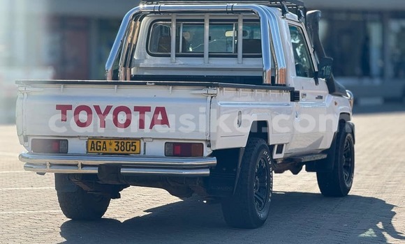 Acheter Occasion Voiture Toyota Land Cruiser Blanc à Bindura, Mashonaland Central Acheter Occasion Voiture Toyota Land Cruiser Blanc à Bindura, Mashonaland Central